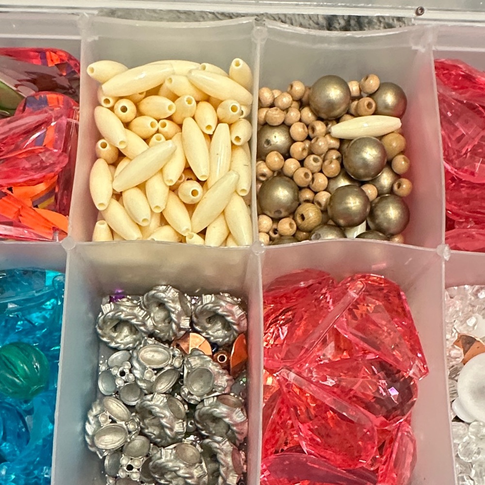 Assorted Bead Collection - Picture 8 of 11
